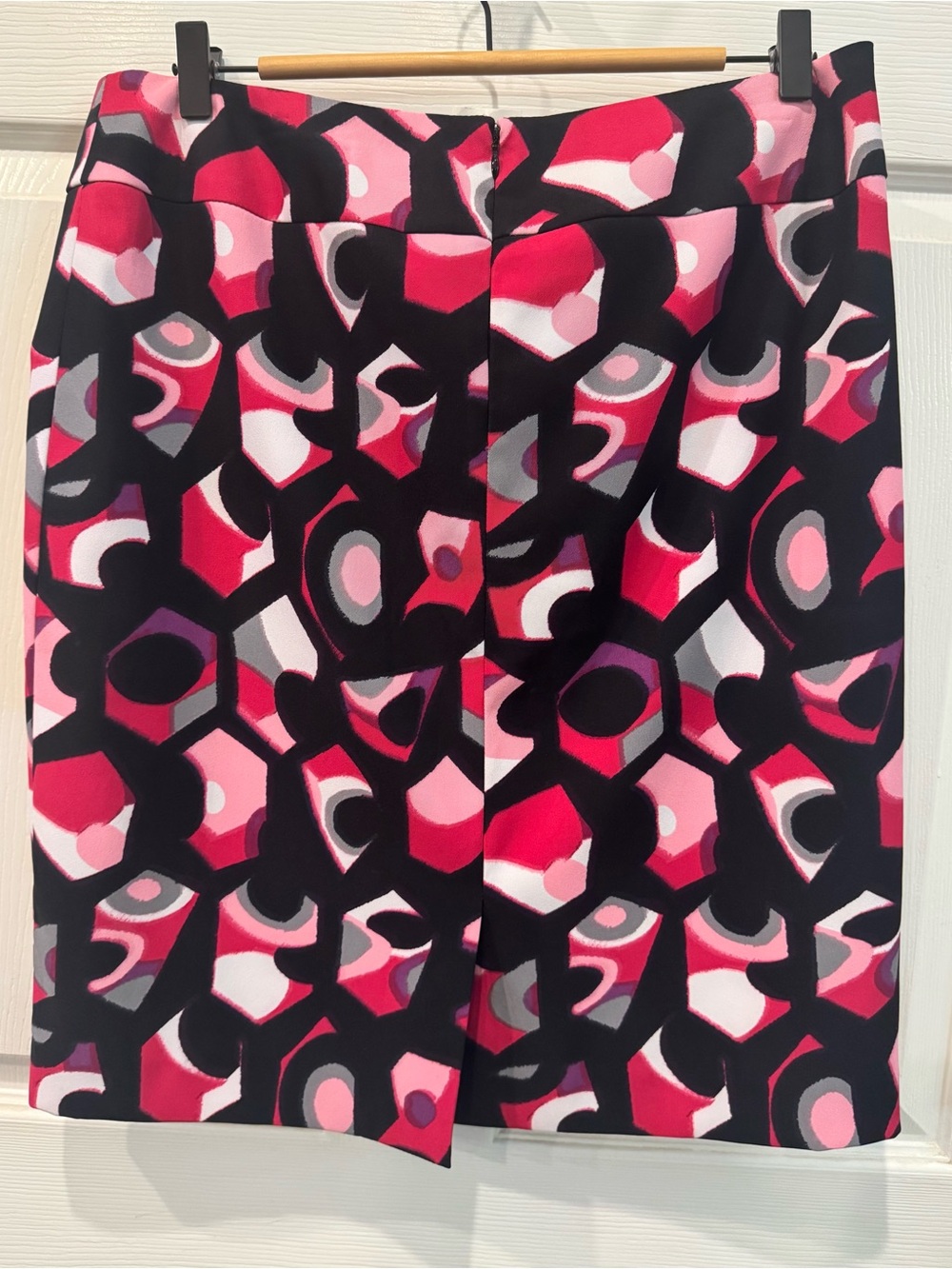 Cato Woman Pink Black Lined Straight Abstract Skirt Women’s Size 12 NWT - Picture 2 of 10